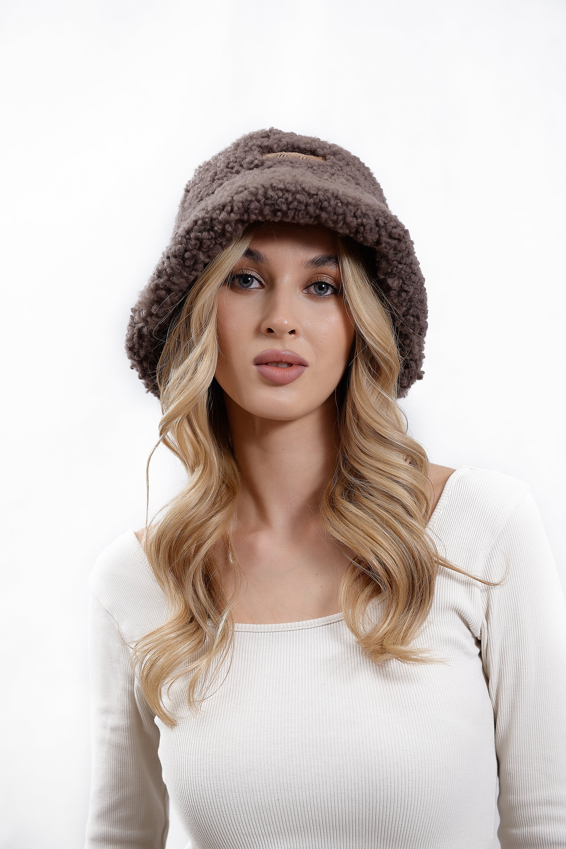 Real Sheepskin Shearling Winter Fur Bucket Hat for Women