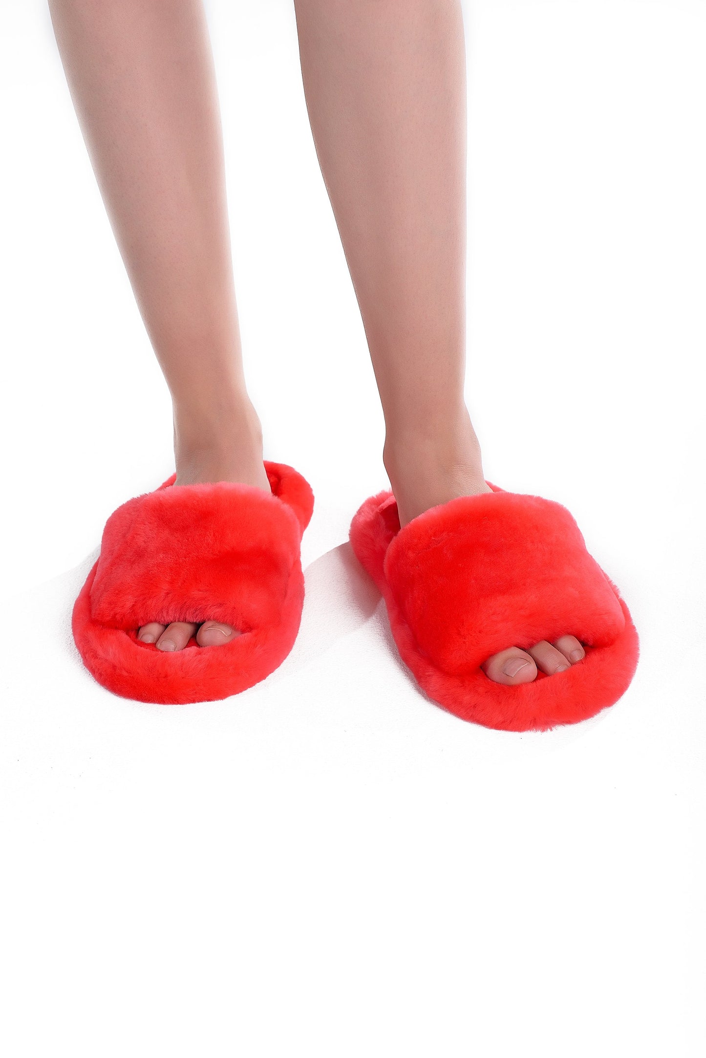 Sheepskin slippers for women.