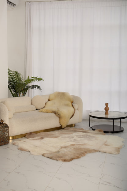Mossi Sheepskin Rug – 6 Light Pelts