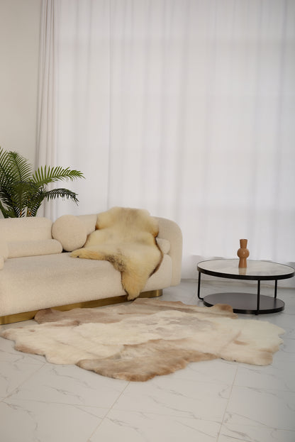 Mossi Sheepskin Rug – 6 Light Pelts