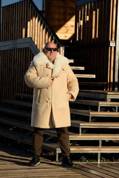 Men’s Long Traditional Sheepskin Trench Coat with Wide Fur Collar – White