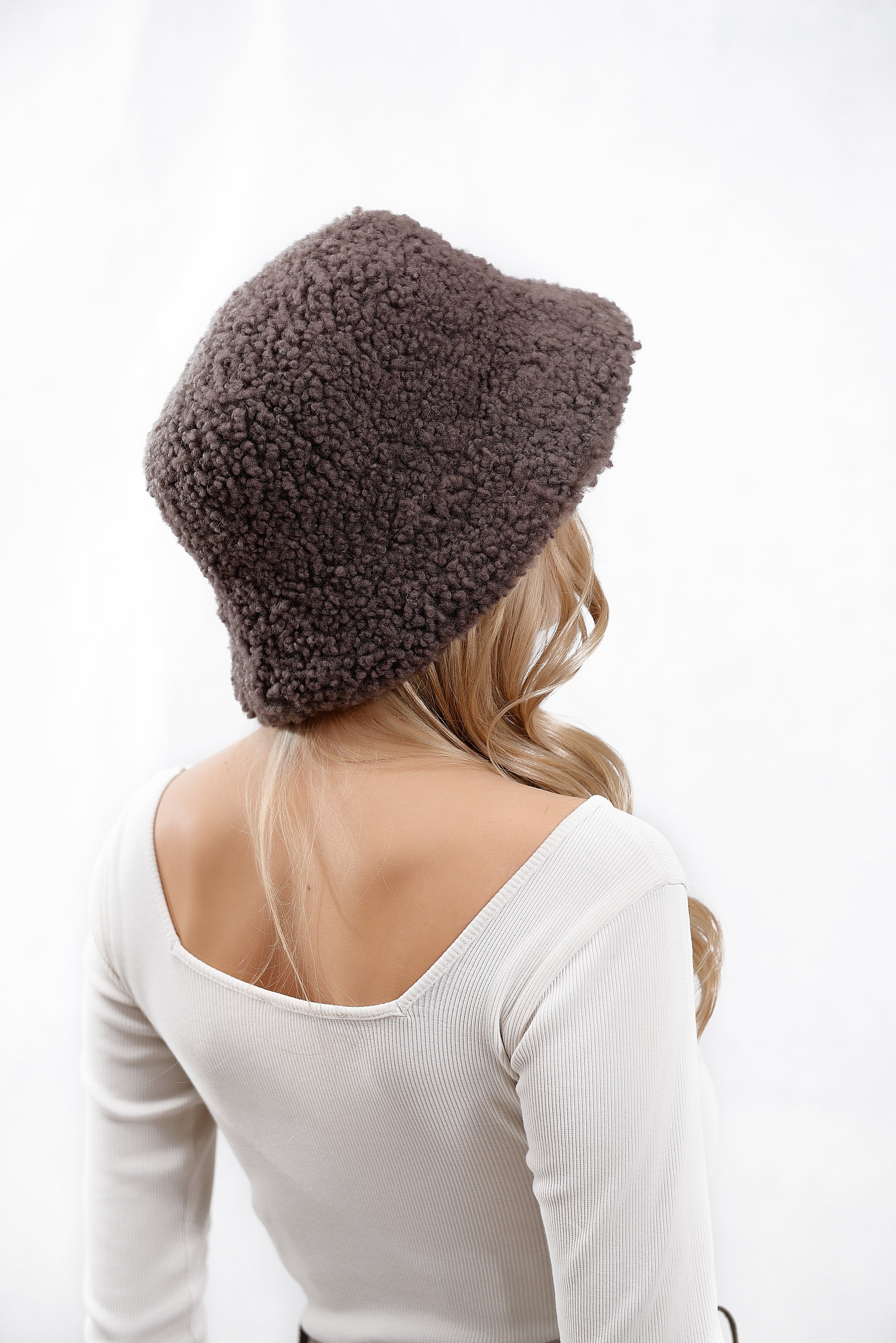 Real Sheepskin Shearling Winter Fur Bucket Hat for Women 