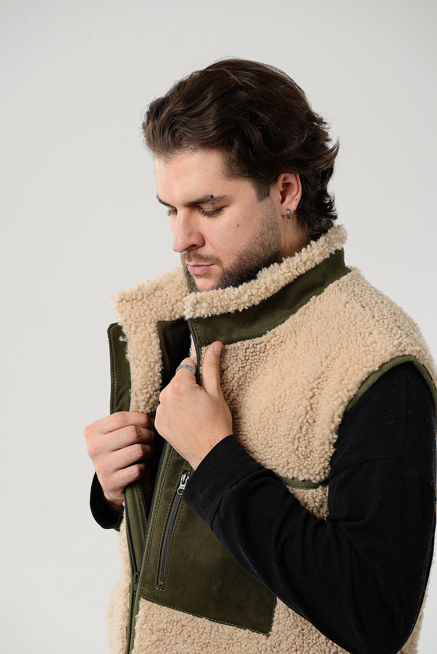 Sheepskin Vest, Collar-Exposed Wool Seams,Beige-green Lightweight And Warm Sleeveless Jacket,Sustainable Clothing,Zipper Closure And Pockets