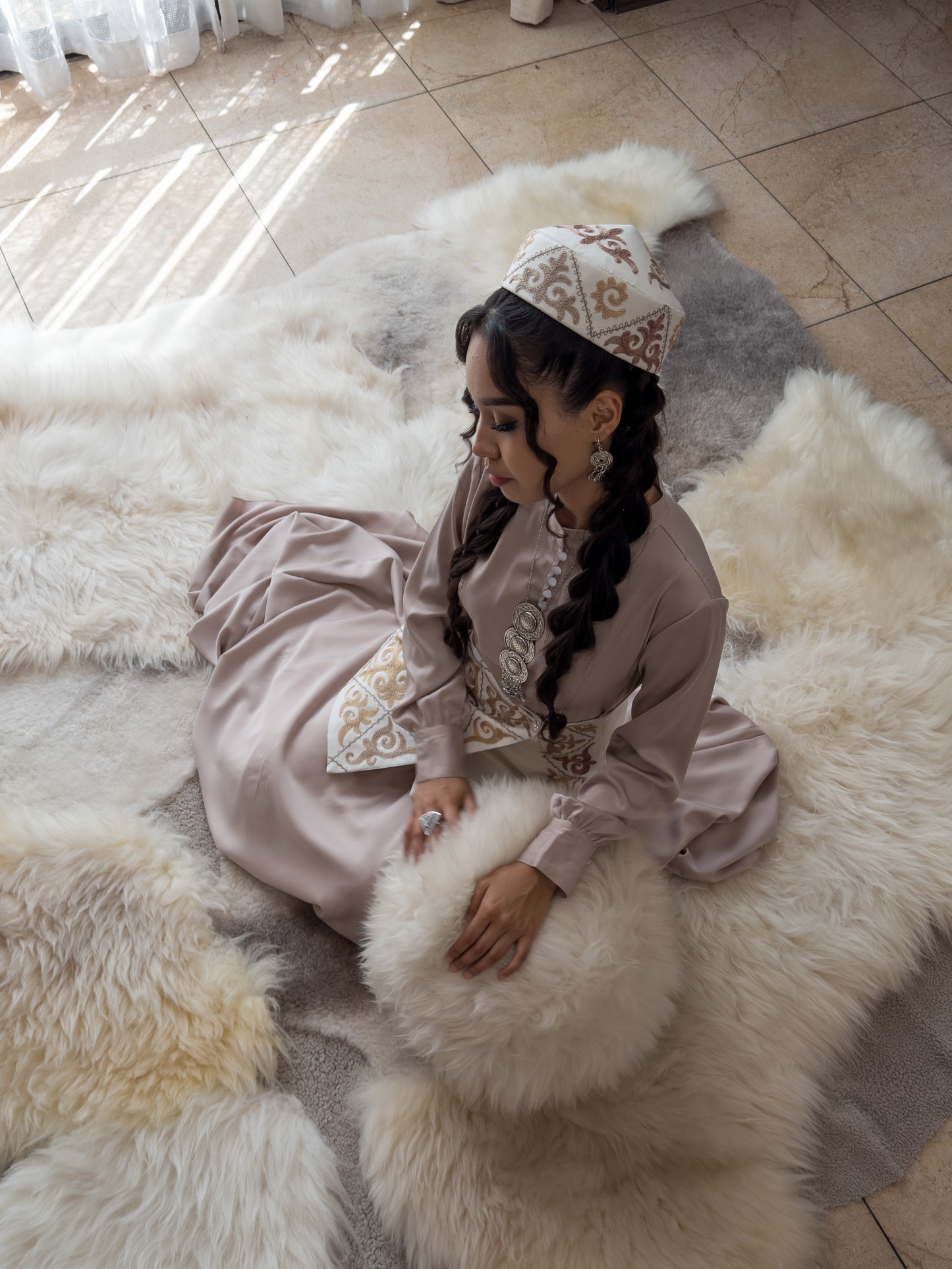 Mossy Sheepskin Rug in Mokko — Natural Elegance with Character