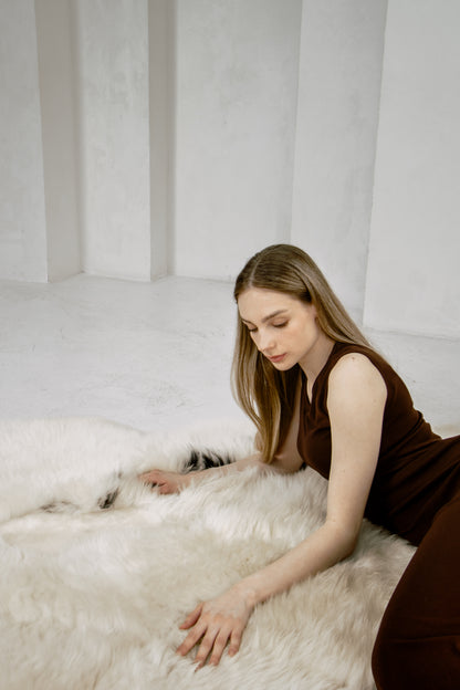 Mossy Sheepskin Rug in White — Handcrafted Natural Luxury