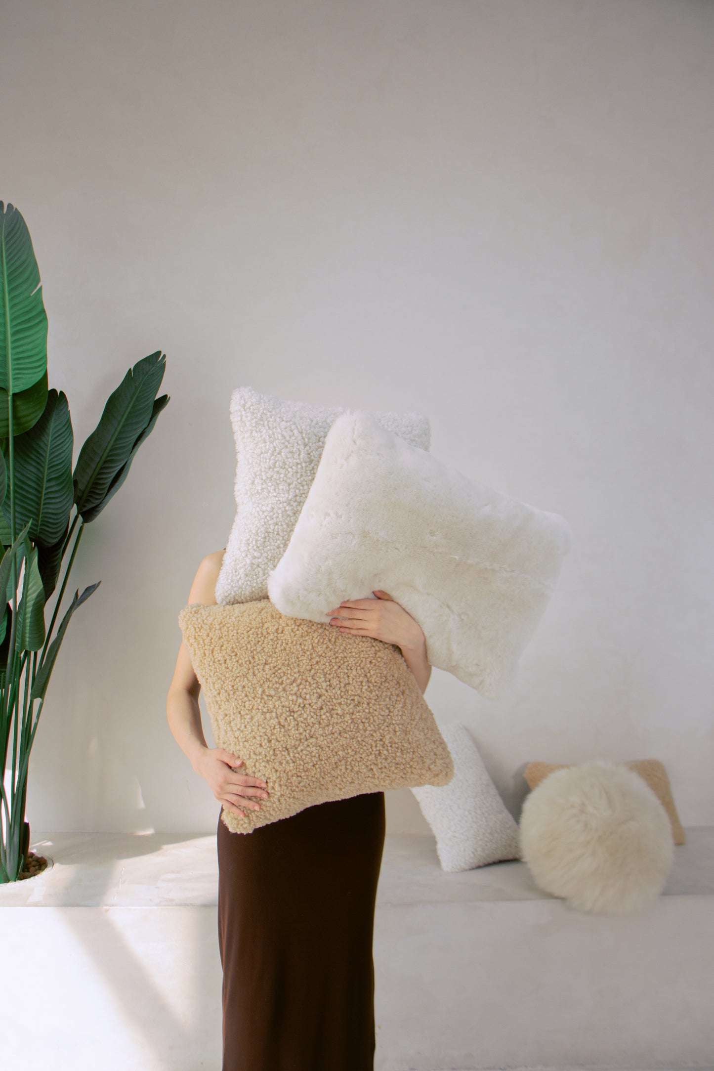 Merino Sheepskin Pillow – Natural Softness & Modern Elegance