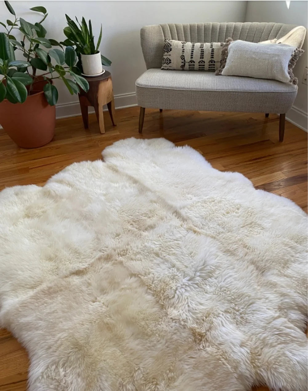 White rug made of six sheepskin hides with long pile, Shaggy Chair Throw, Home Area Rug , Natural Soft Sheepskin Floor Covering , Cozy and Soft