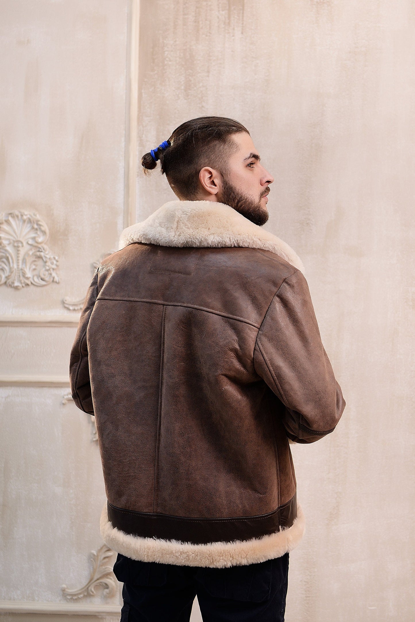 Real Mens Shearling Sheepskin Aviator Jacket in  Brown Color with Light Wide Fur Collar