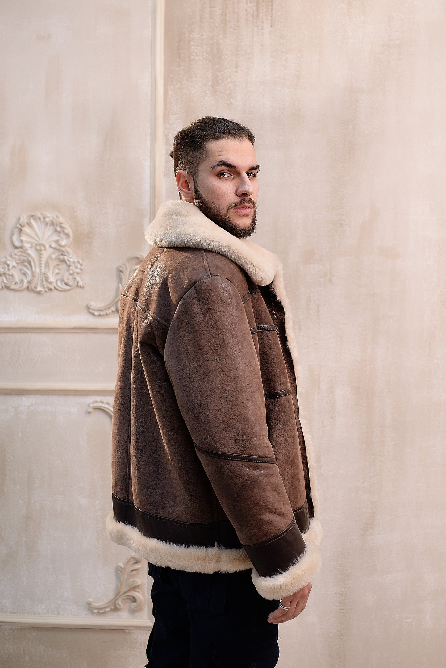 Real Mens Shearling Sheepskin Aviator Jacket in  Brown Color with Light Wide Fur Collar