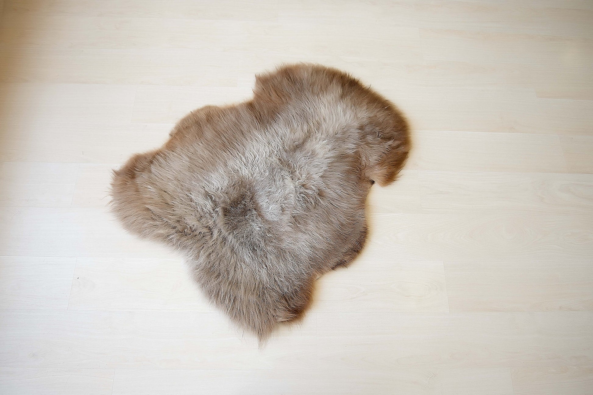 Natural Sheepskin Rug, Shaggy Chair Throw, Home Area Rug , Natural Soft Sheepskin Floor Covering , Cozy and Soft