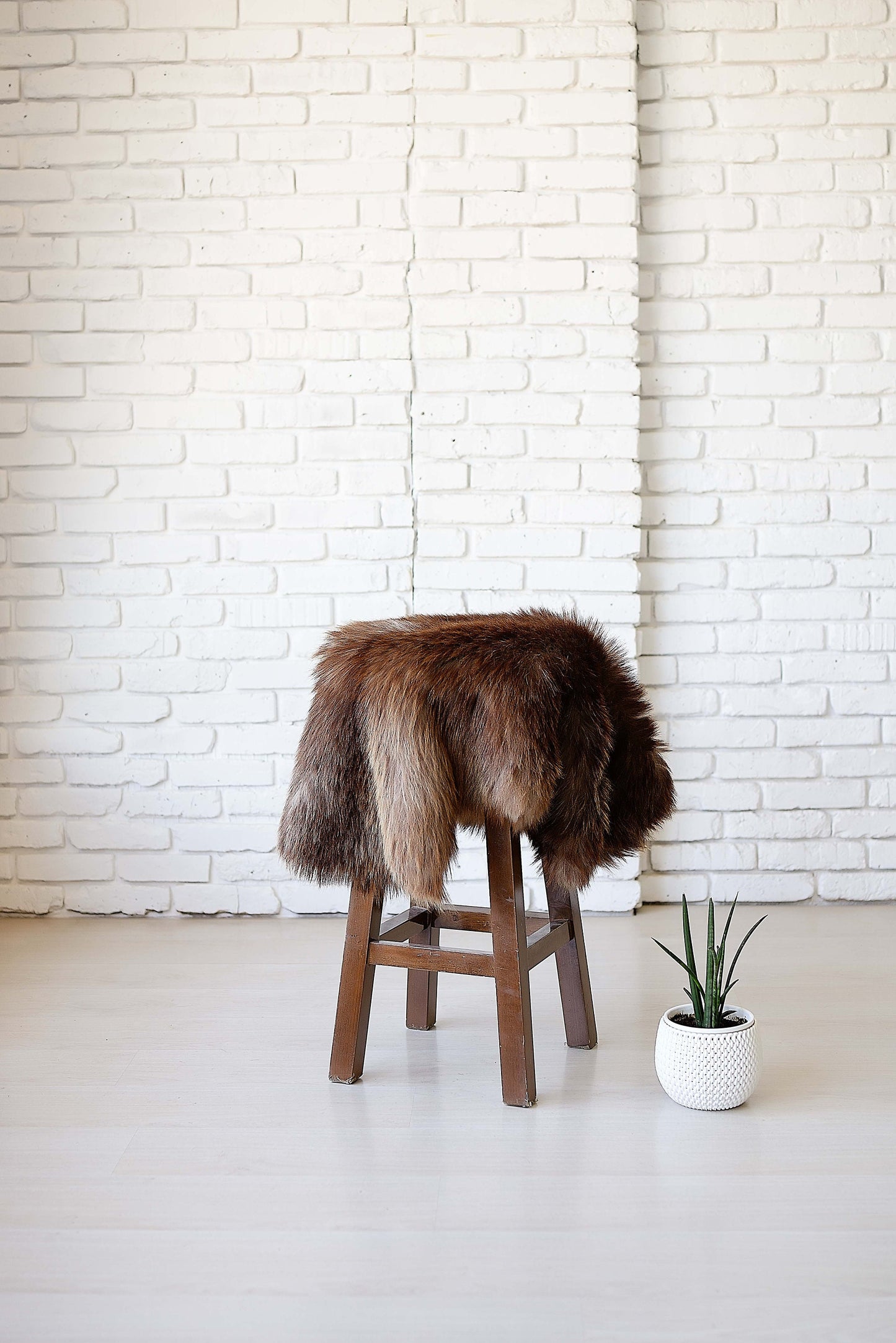 Natural Sheepskin Rug, Shaggy Chair Throw, Home Area Rug , Natural Soft Sheepskin Floor Covering , Cozy and Soft