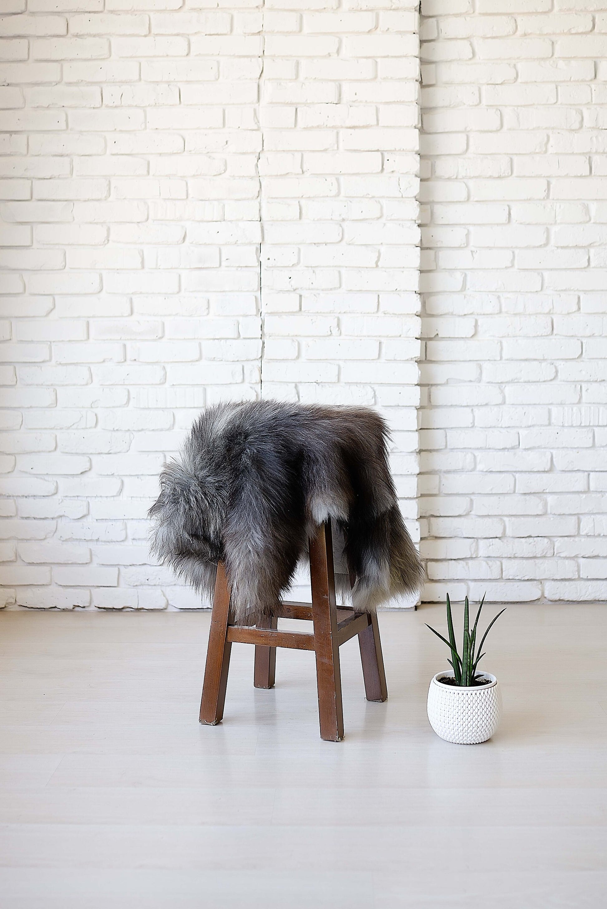 Natural Sheepskin Rug, Shaggy Chair Throw, Home Area Rug , Natural Soft Sheepskin Floor Covering , Cozy and Soft