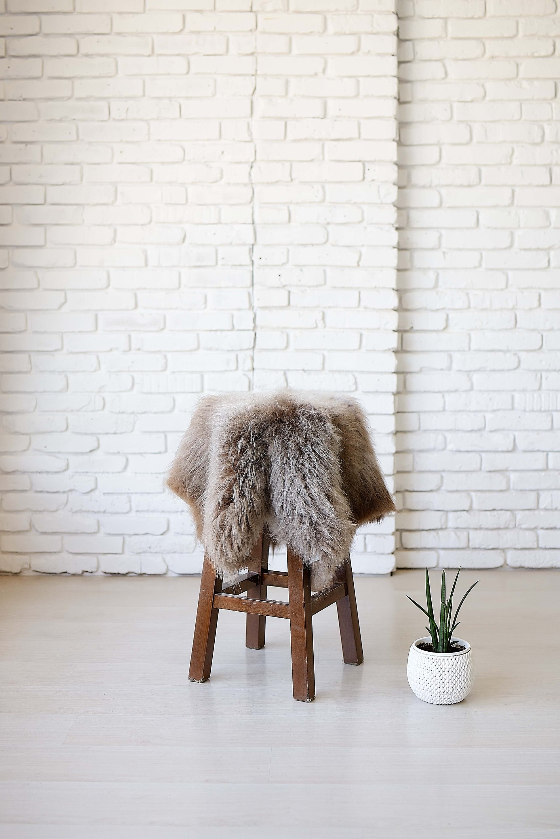 Natural Sheepskin Rug, Shaggy Chair Throw, Home Area Rug , Natural Soft Sheepskin Floor Covering , Cozy and Soft