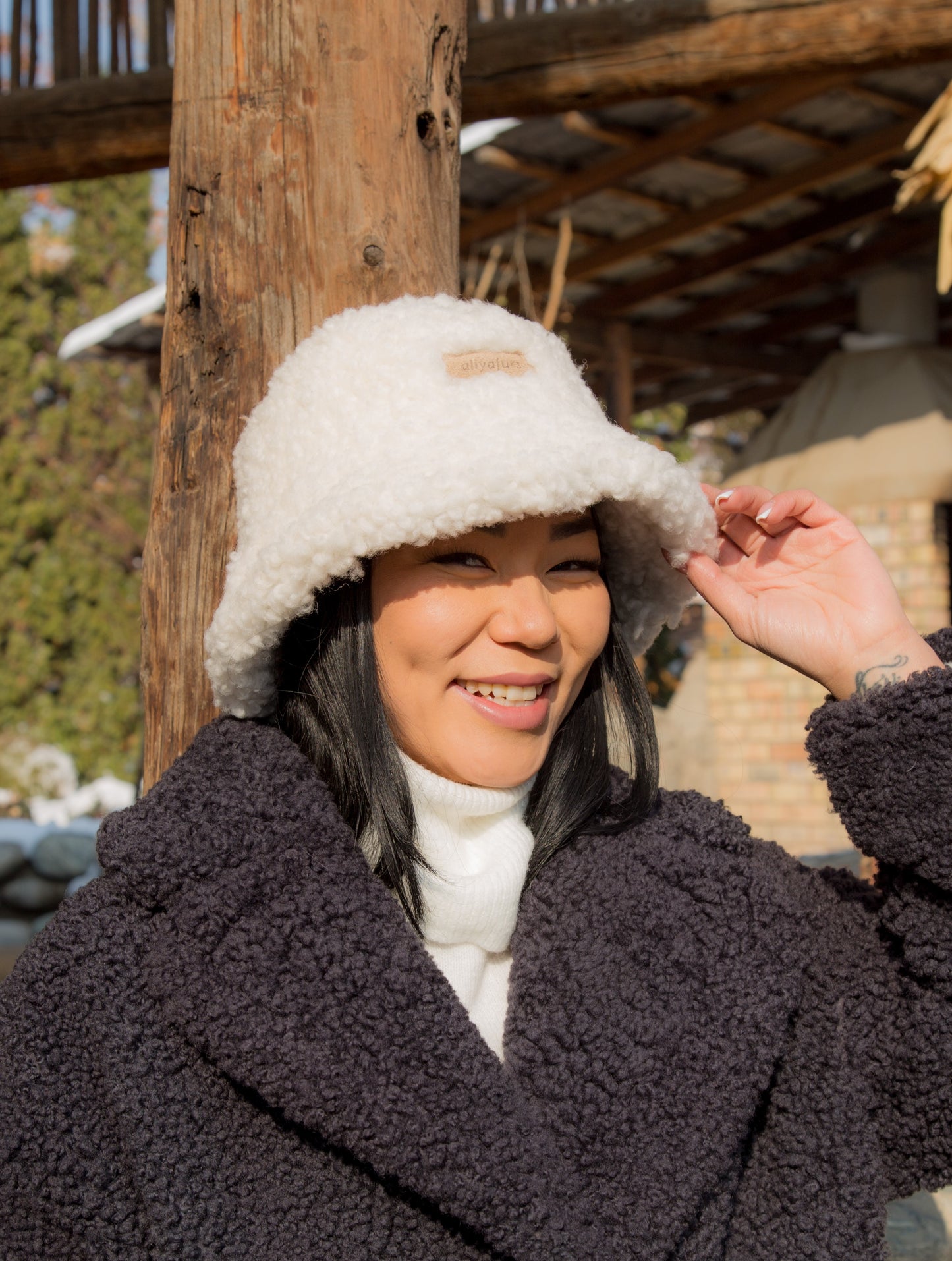 Real Sheepskin Shearling Winter Fur Bucket Hat for Women