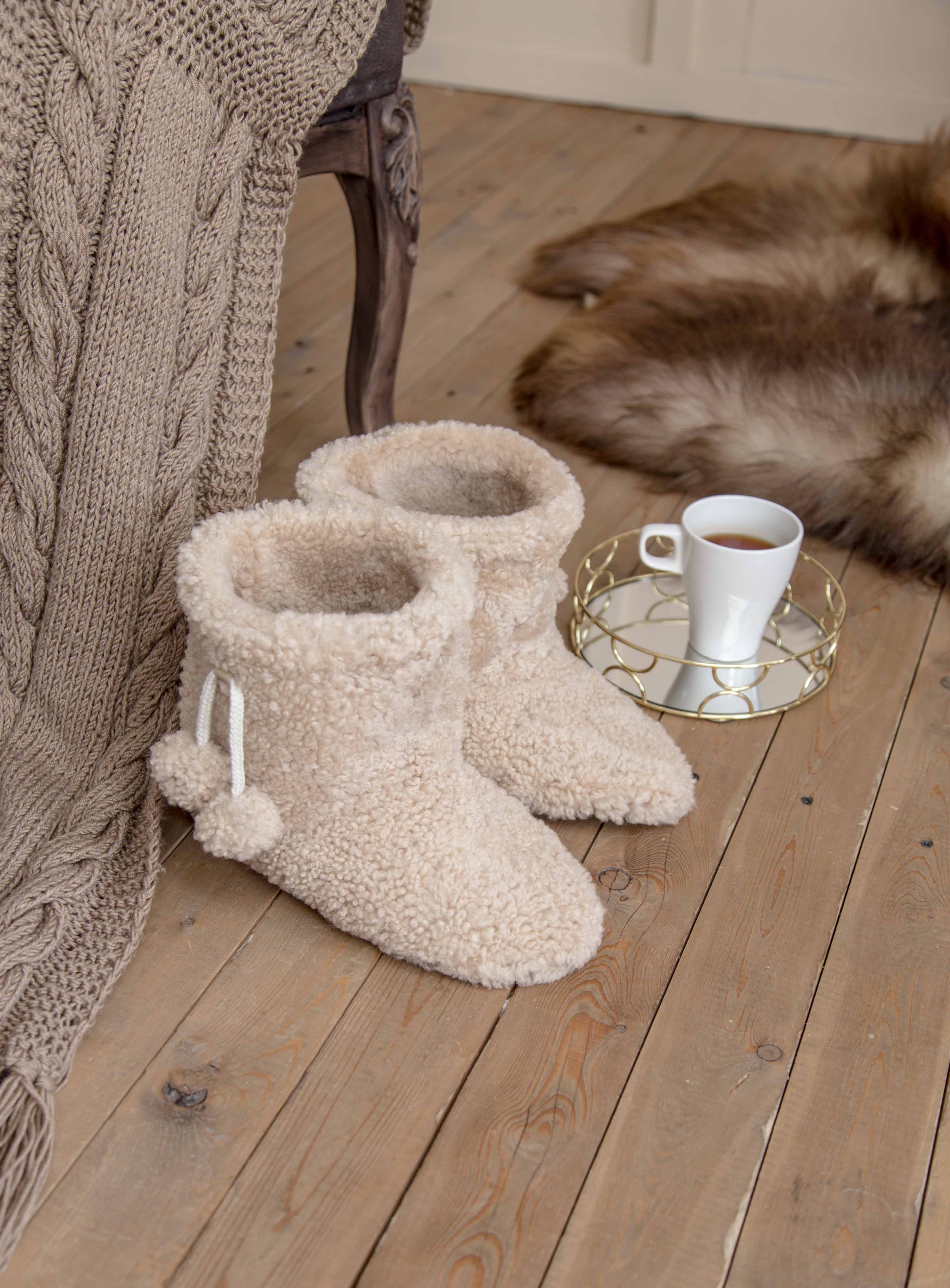 House store boots sheepskin