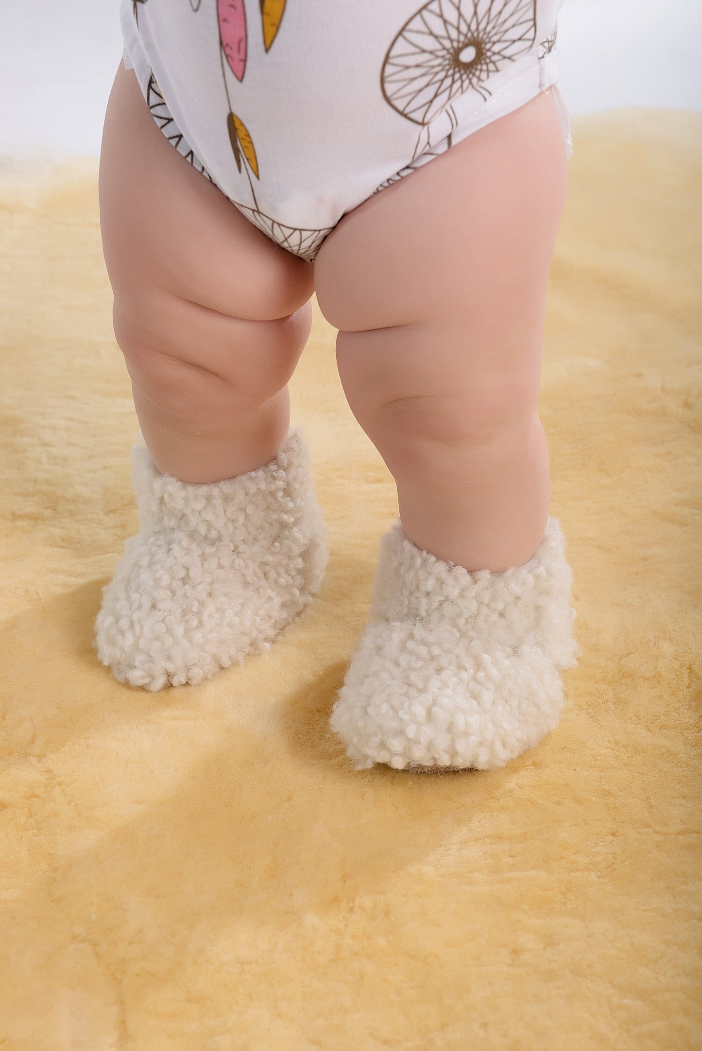 Real Sheepskin Baby Boots 0-18 months Unisex-Child Baby Winter Shoes in White Color