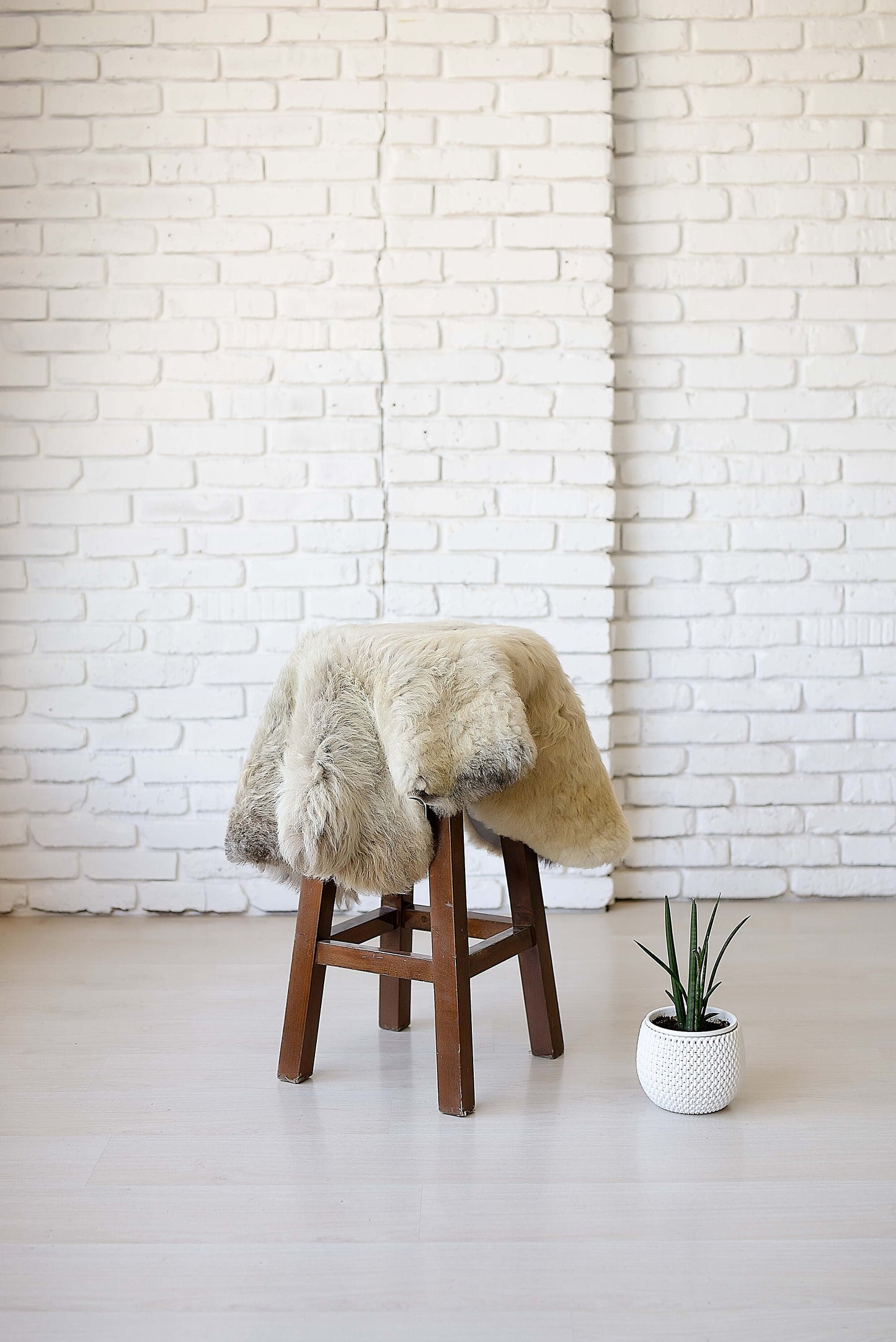 Natural Sheepskin Rug, Shaggy Chair Throw, Home Area Rug , Natural Soft Sheepskin Floor Covering , Cozy and Soft