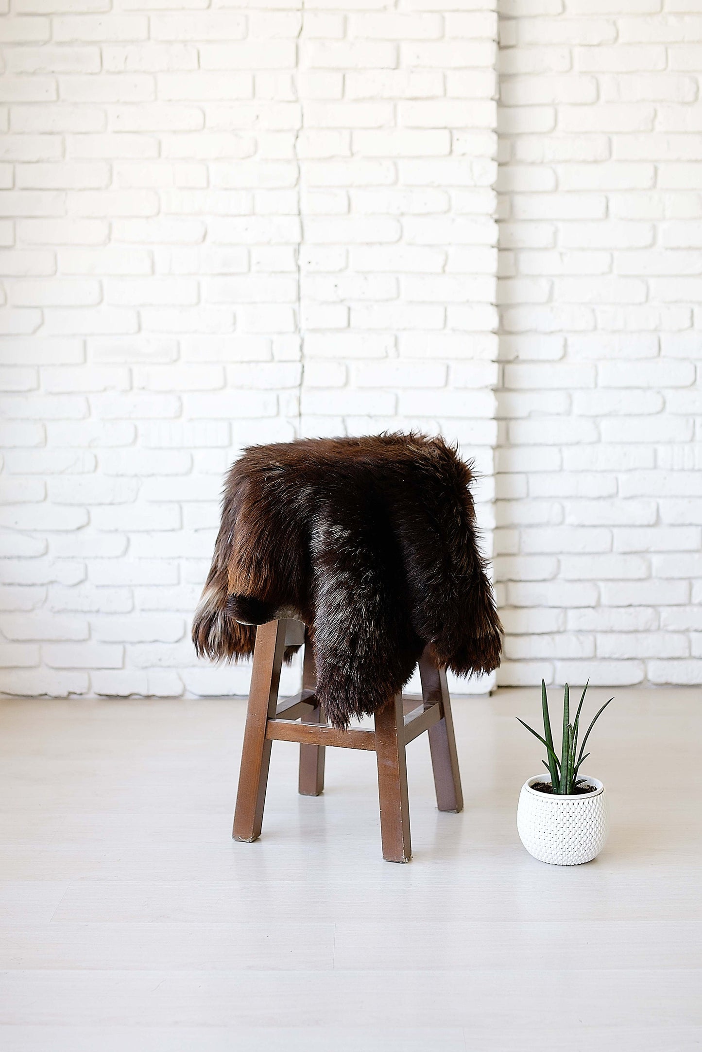 Natural Sheepskin Rug, Shaggy Chair Throw, Home Area Rug , Natural Soft Sheepskin Floor Covering , Cozy and Soft